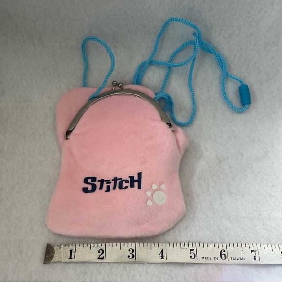 STITCH Small Pink Plush Kiss Lock Necklace Pouch Scrump Disney Japan - Picture 4 of 13